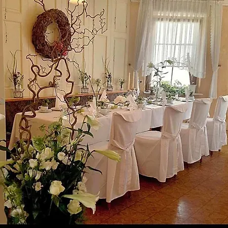 Hotel-restaurant Alter Krug Hotel Kallinchen