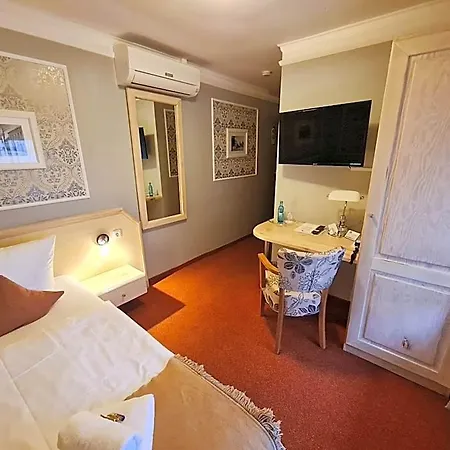 Hotel-restaurant Alter Krug Hotel 3*