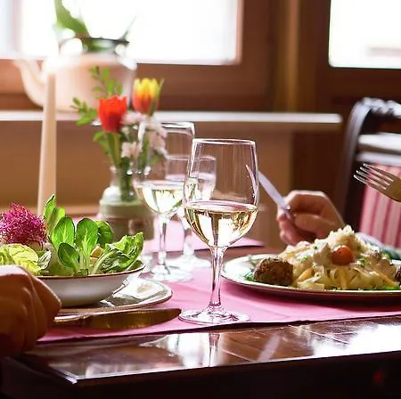 Отель Hotel-restaurant Alter Krug