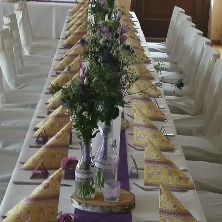 Отель Hotel-restaurant Alter Krug